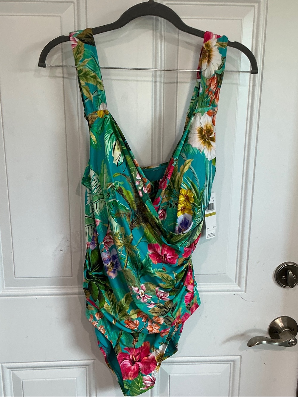 JANTZEN UPF 50  NEW SWIMSUIT SIZE 14 gorgeous colors